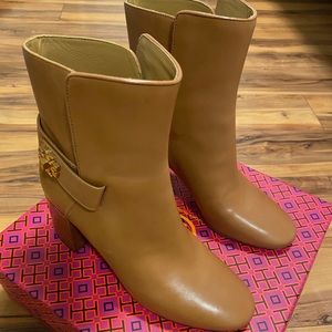 Nib Tory Burch Tan Kira Bootie